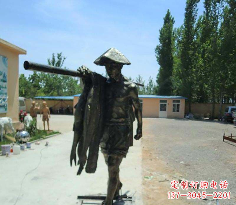 日照传承古老文化的渔民雕塑