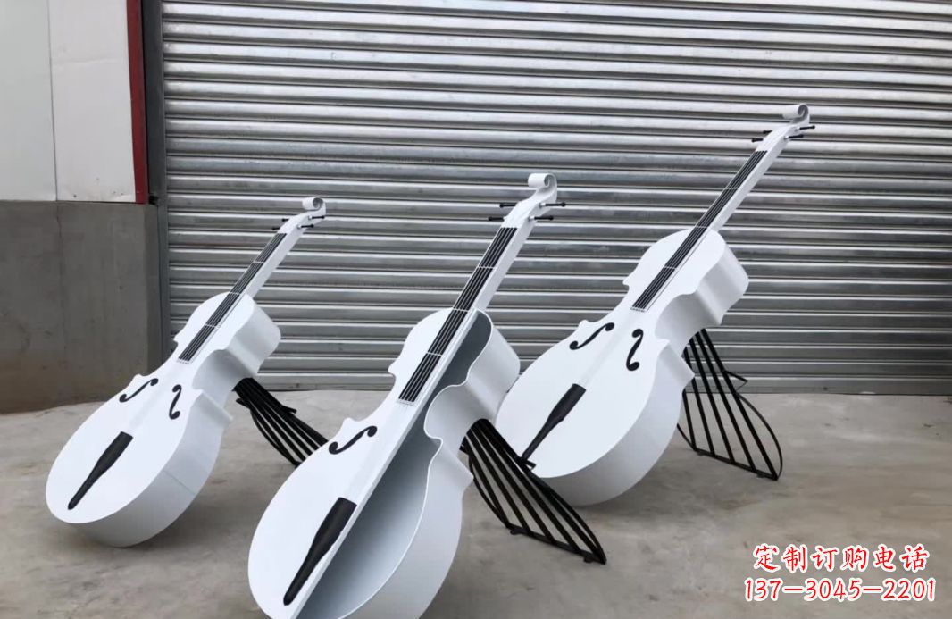 日照广场不锈钢大提琴雕塑1