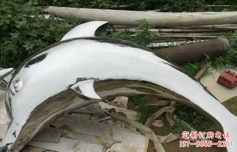 日照展现动感的不锈钢海豚雕塑