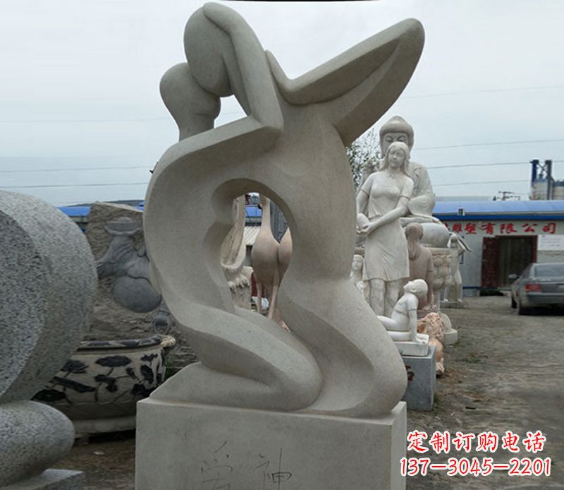 日照情侣石雕:给浪漫爱情永恒的礼物