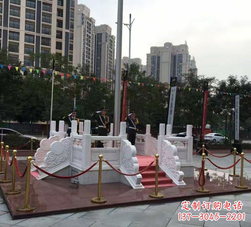 日照特色国旗雕塑,汉白玉企业升旗台