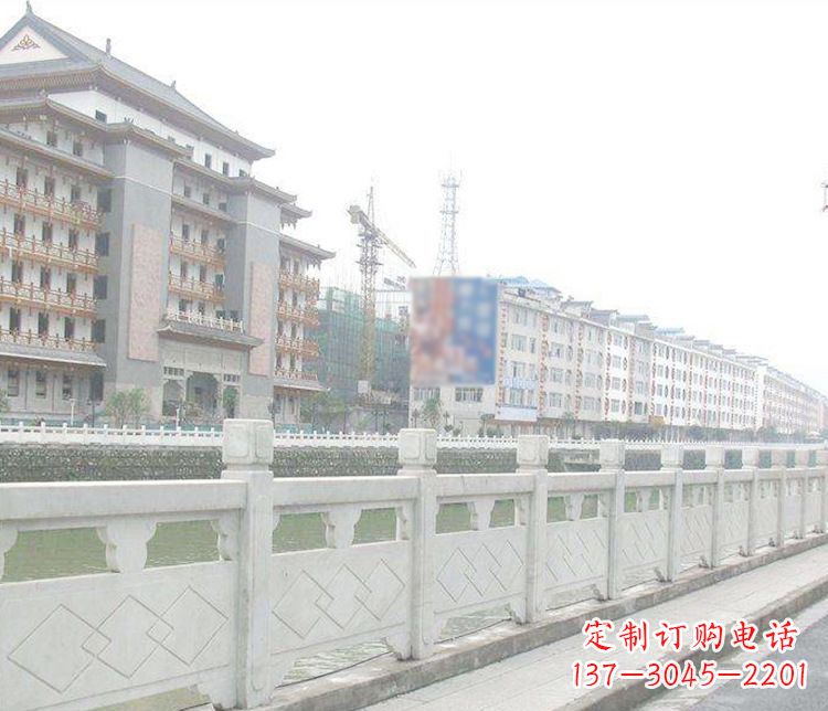 日照流光溢彩的大理石栏板石雕