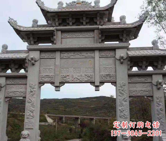 日照地标性的三门石雕牌坊