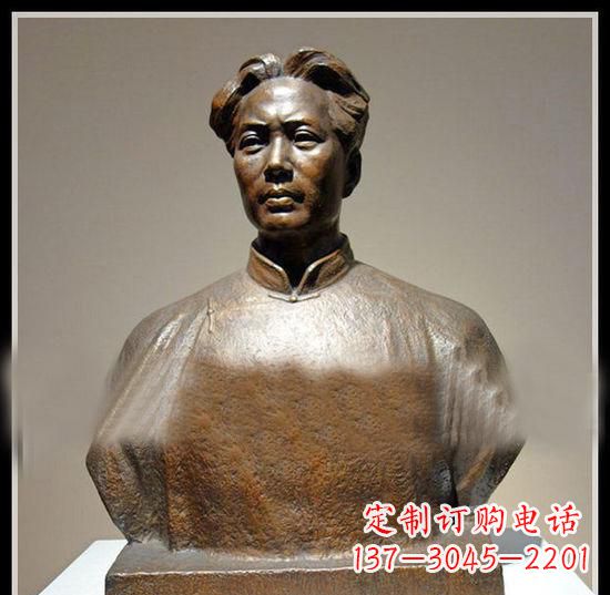 日照青年毛主席胸像铜雕：一份永恒的礼物