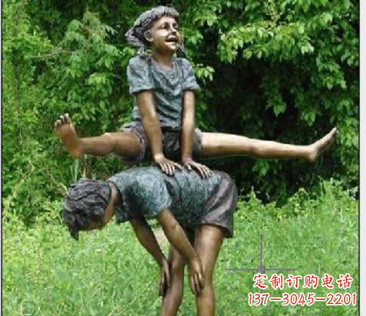 日照玩跳山羊的儿童铜雕