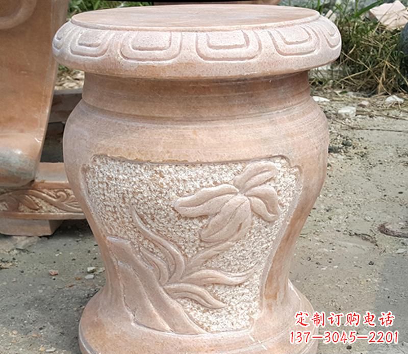 日照晚霞红景观蝴蝶石凳