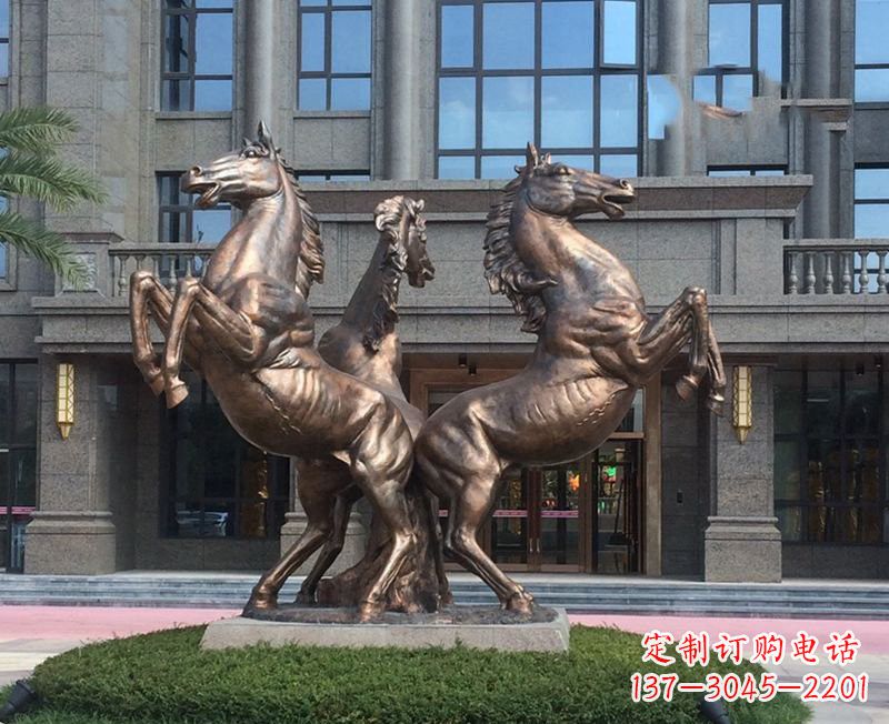 日照小区立马铜雕