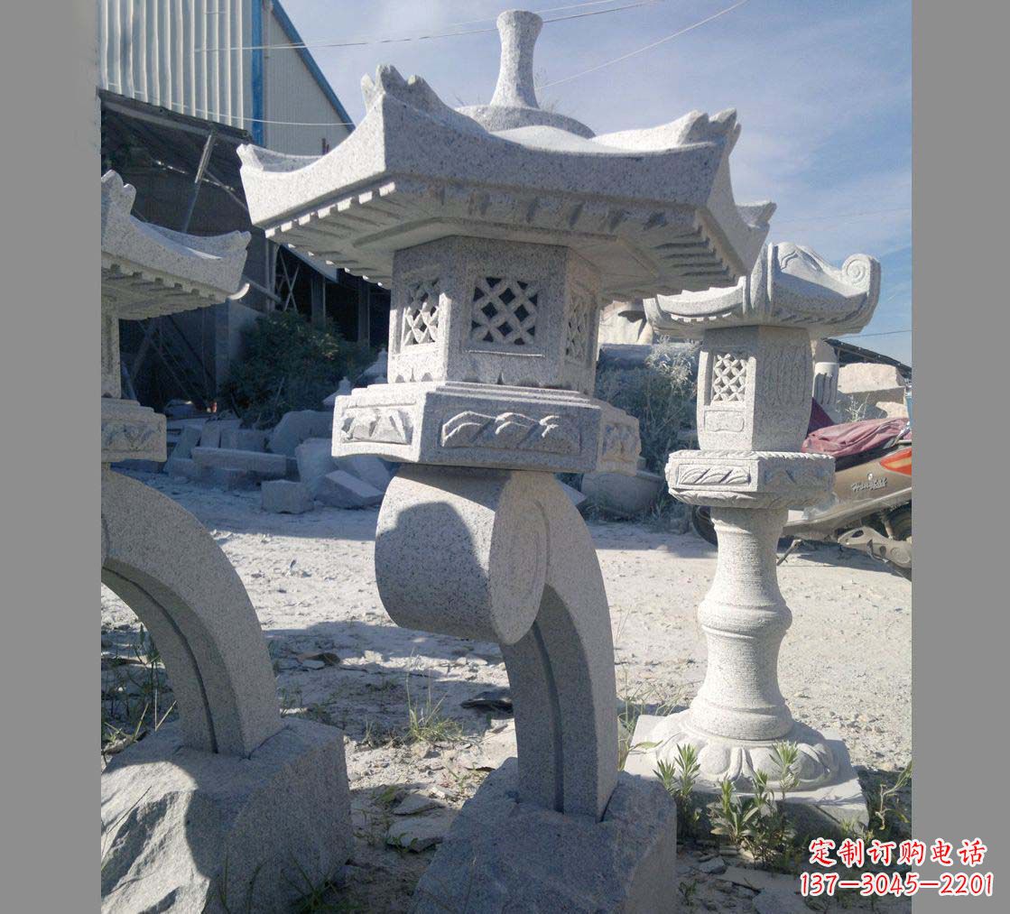 日照园林景观草坪石灯雕塑