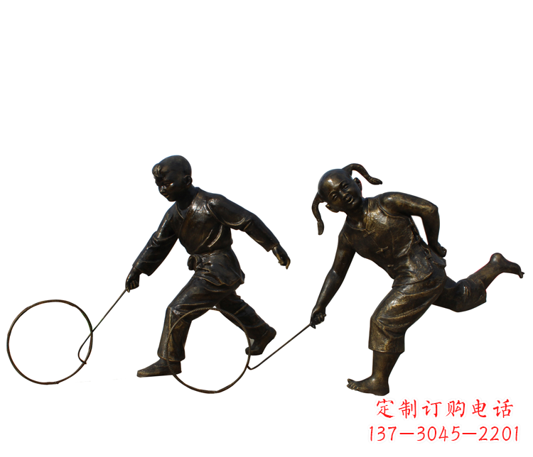 日照公园滚铁环的儿童铜雕