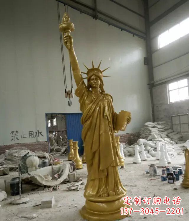 日照自由女神玻璃钢仿铜人物雕塑
