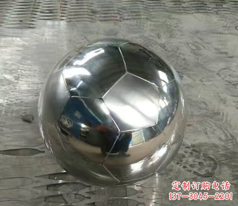 日照足球不锈钢体育器材雕塑